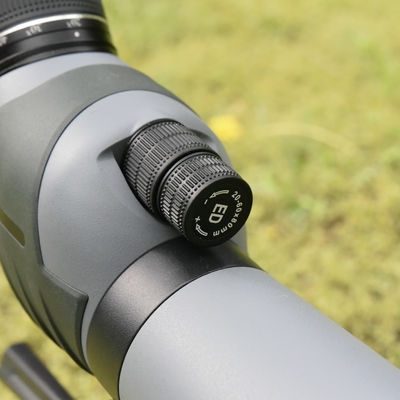 Espectro de detección impermeable de ED al aire libre con lente ED y dos ruedas de enfoque Zoom 20-60x80